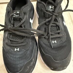Under Armour Black Sneakers Mesh Upper